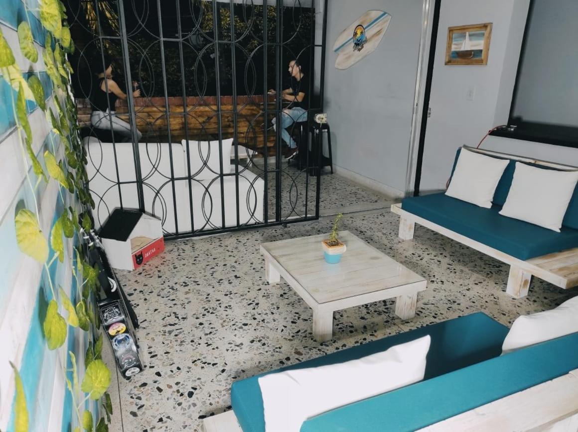 Key West Hostel Медельин Экстерьер фото