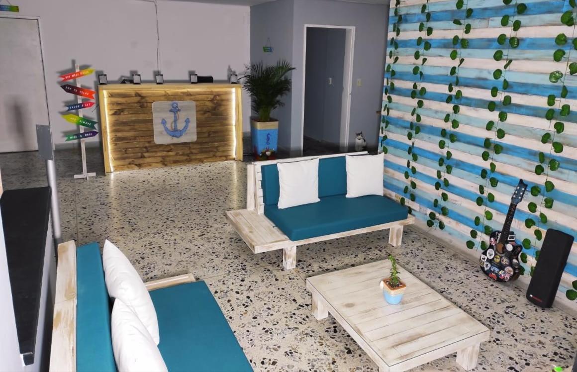 Key West Hostel Медельин Экстерьер фото