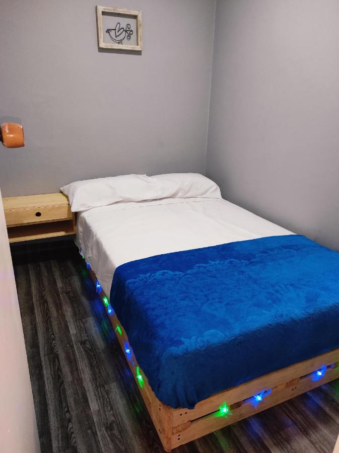 Key West Hostel Медельин Экстерьер фото
