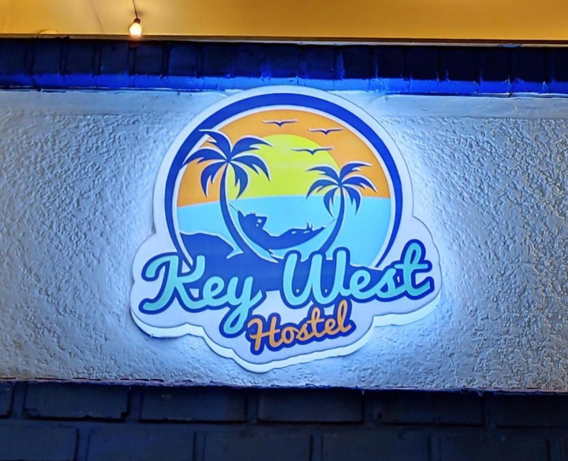 Key West Hostel Медельин Экстерьер фото