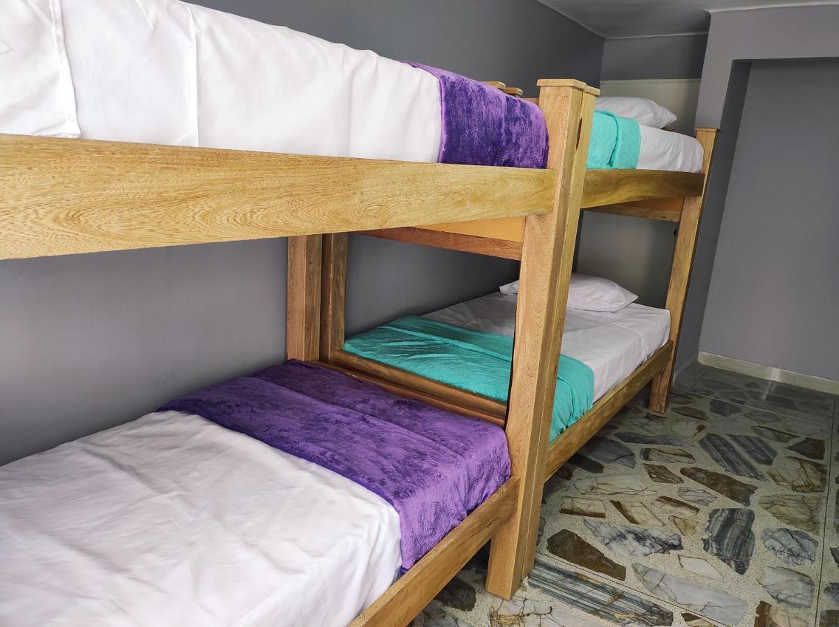 Key West Hostel Медельин Экстерьер фото