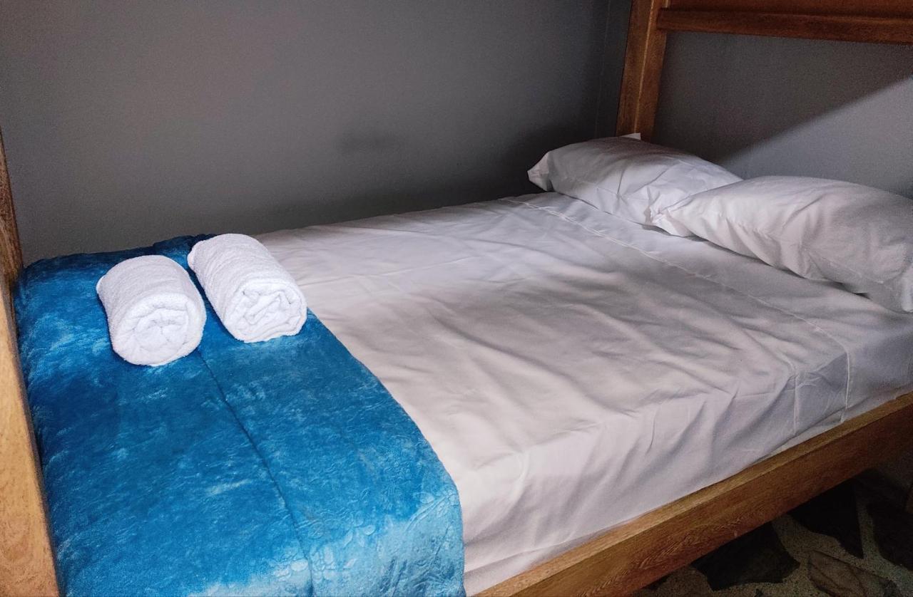 Key West Hostel Медельин Экстерьер фото