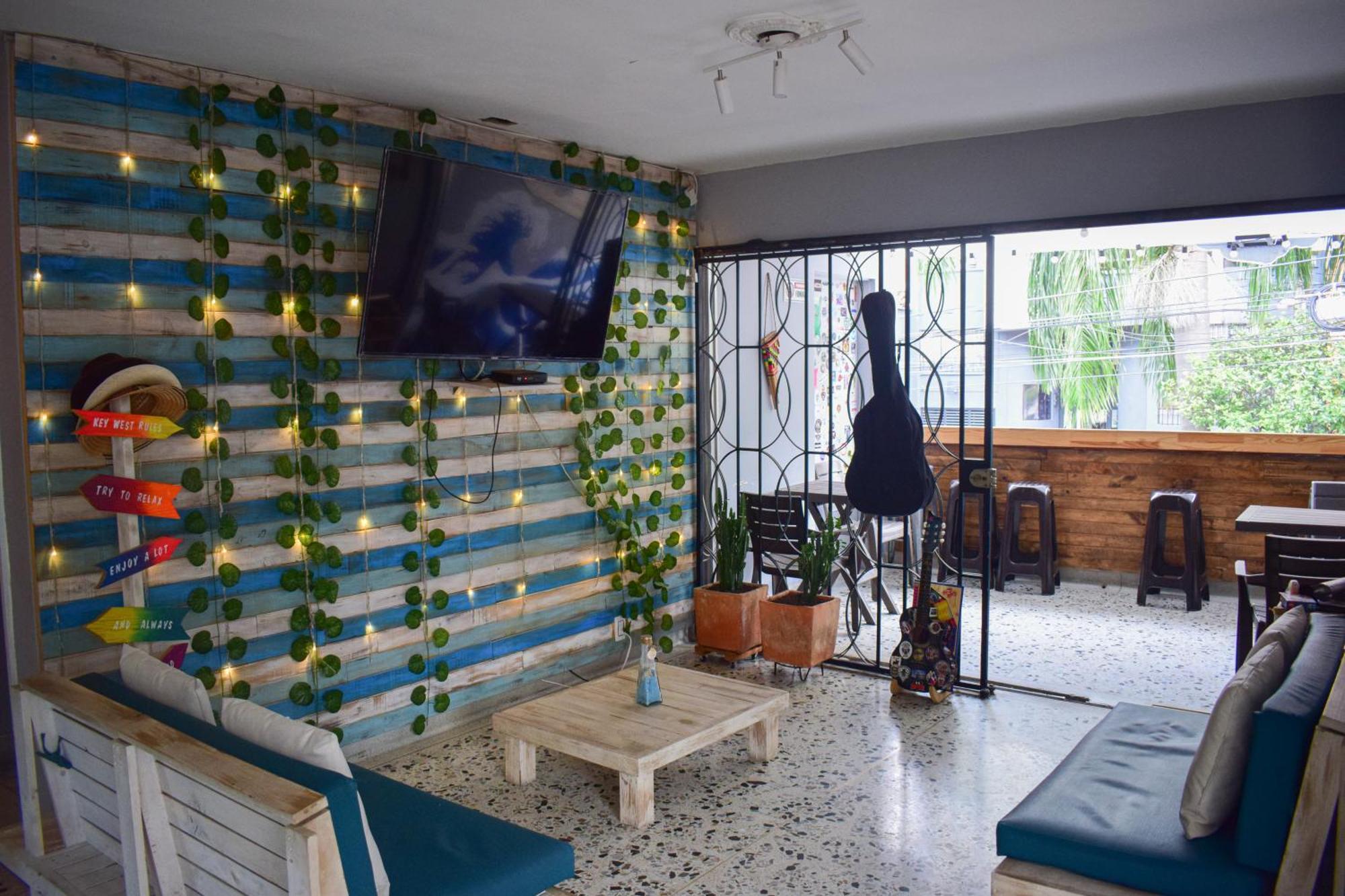 Key West Hostel Медельин Экстерьер фото