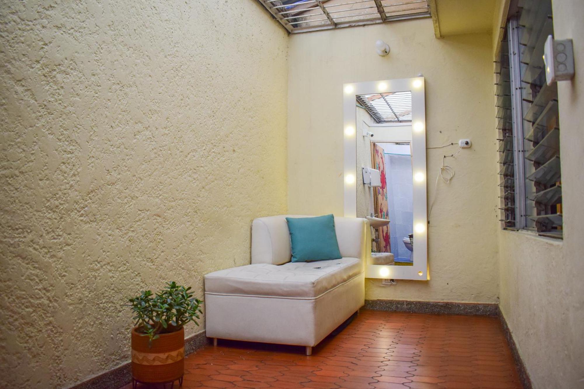 Key West Hostel Медельин Экстерьер фото