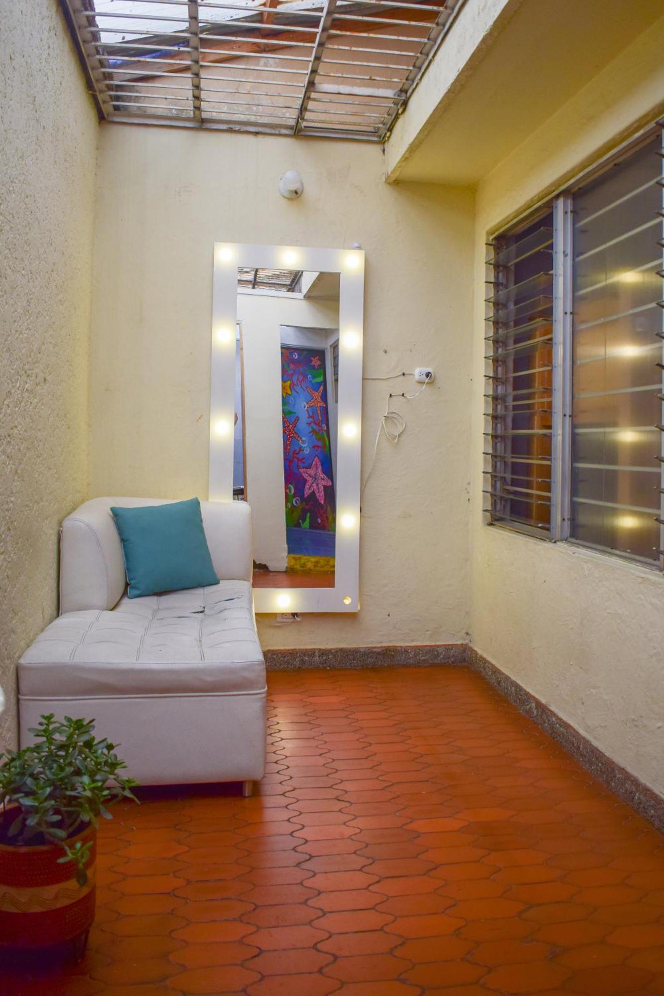 Key West Hostel Медельин Экстерьер фото