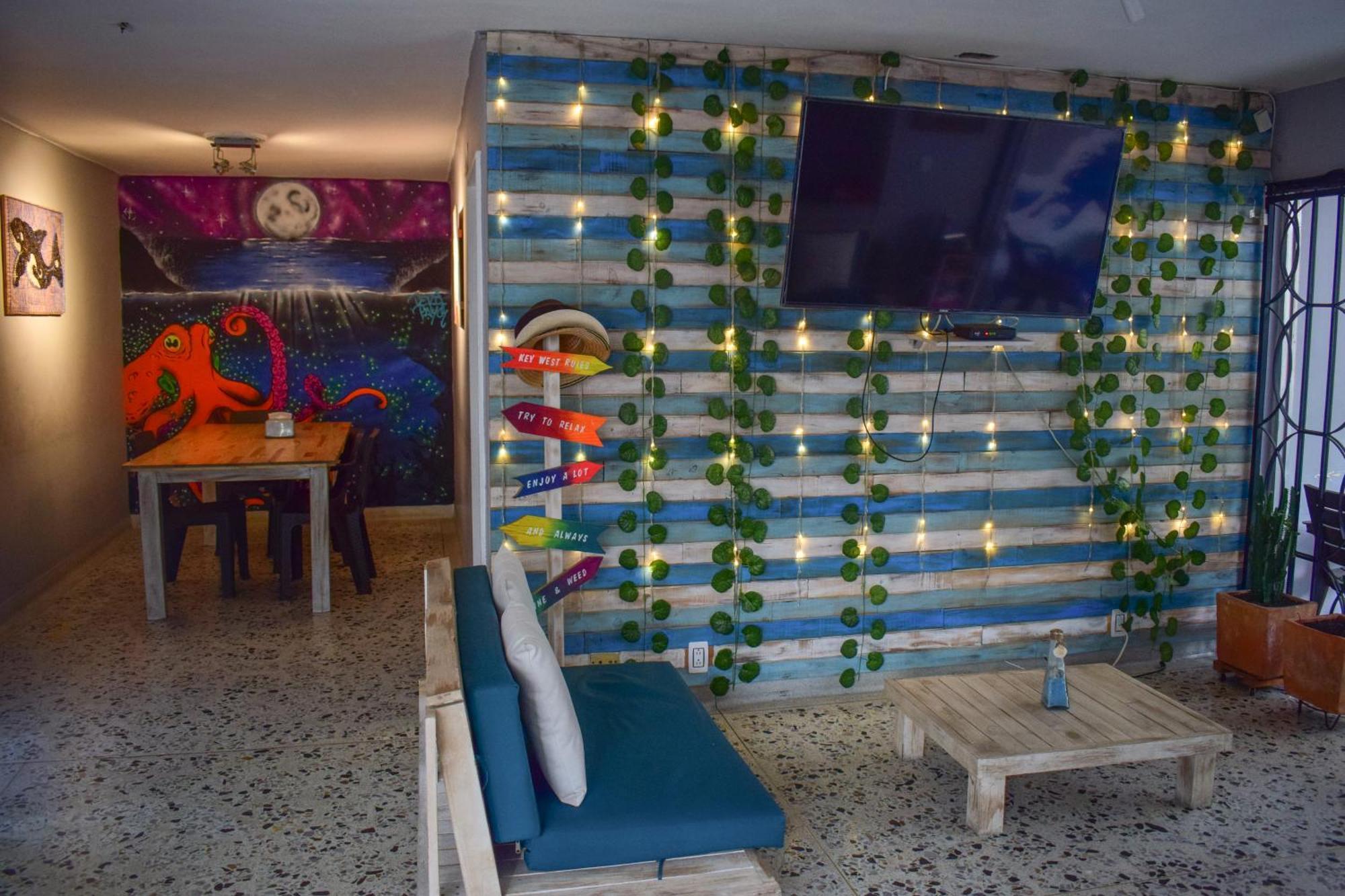 Key West Hostel Медельин Экстерьер фото