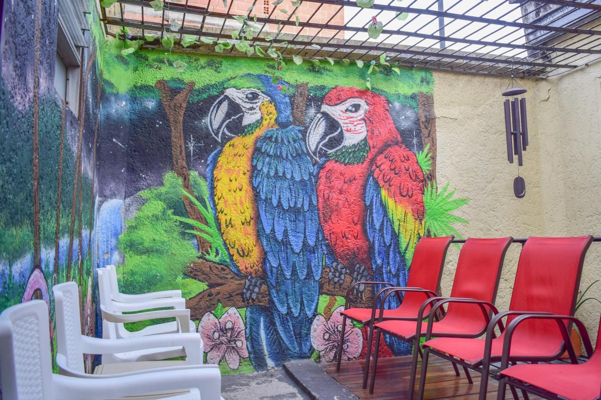 Key West Hostel Медельин Экстерьер фото